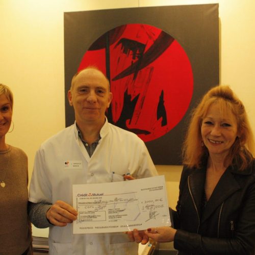 Rose Espoir remet un chèque de 3000 € pour la recherche